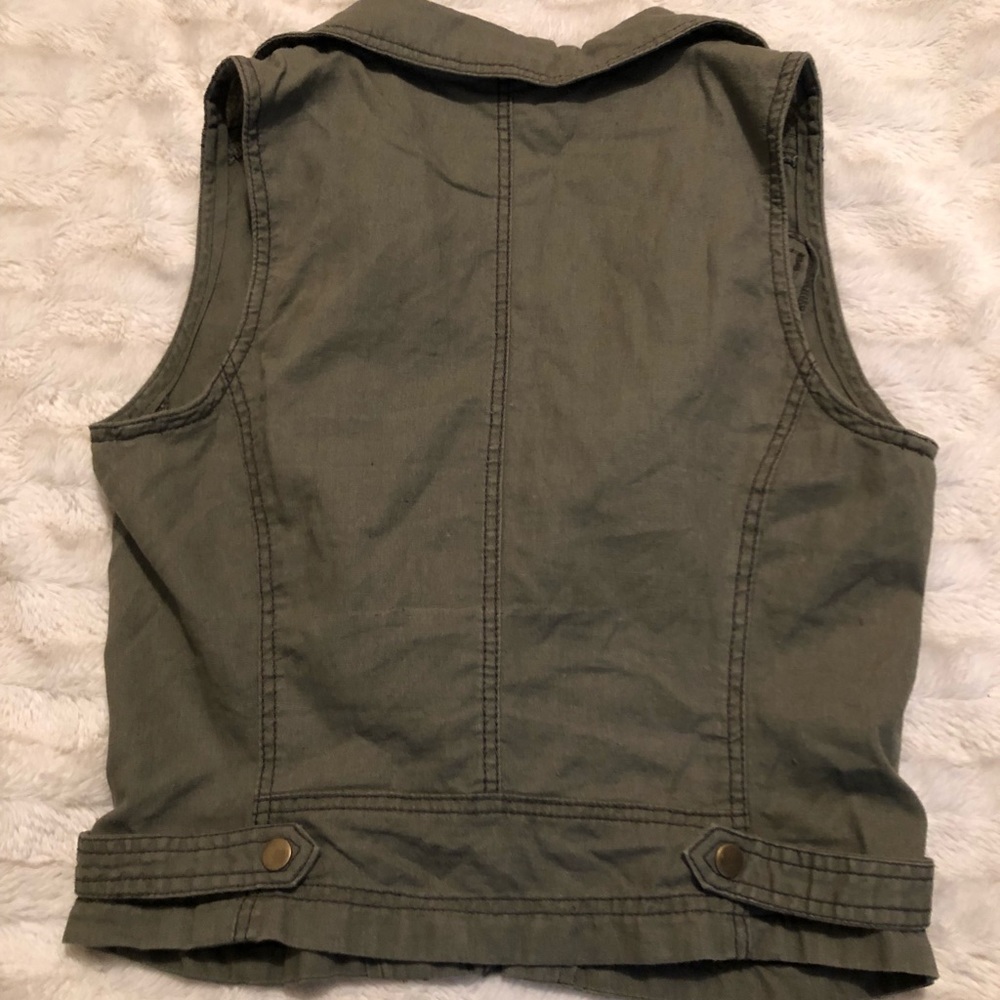 Maurice’s Collared Vest - Picture 7 of 8